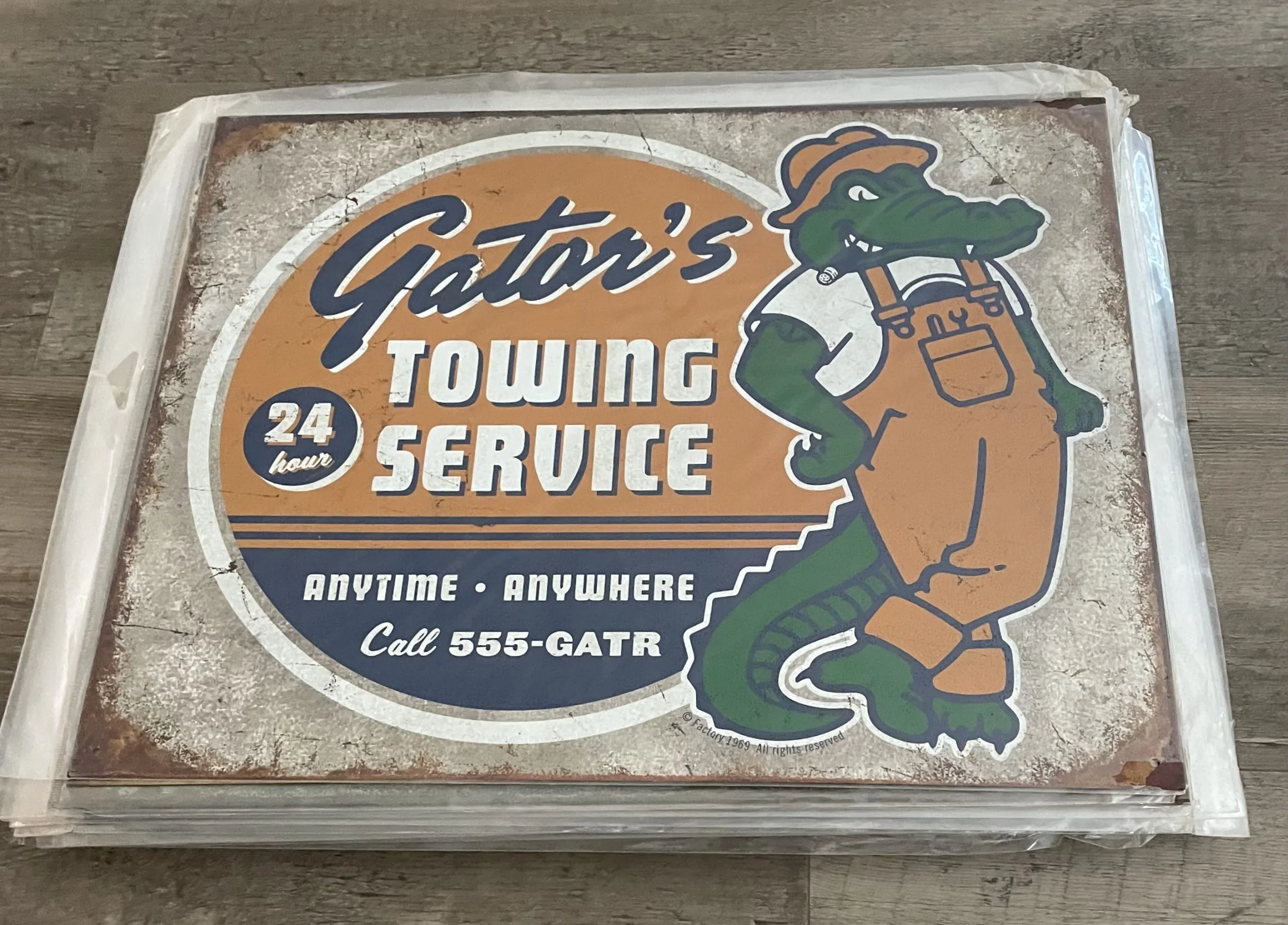 Gator's Towing Service - Tin Signs Metal Sign